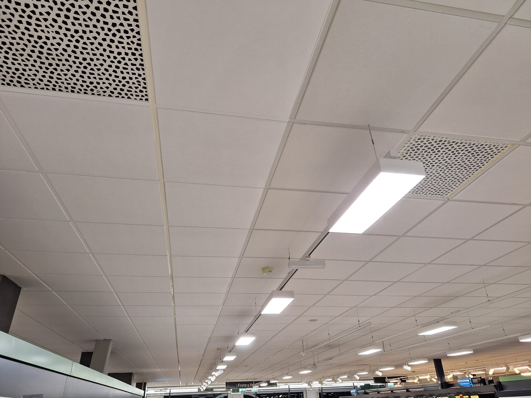 recuperacion-falso-techo-horario-nocturno-supermercados